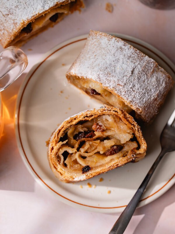 Strudel aux pommes maison (Apfelstrudel) recette traditionnelle facile ...