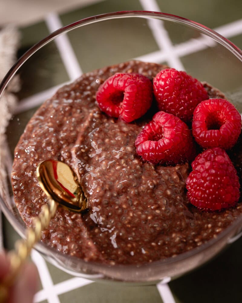 Pudding chia au chocolat crémeux : le petit-déj parfait !