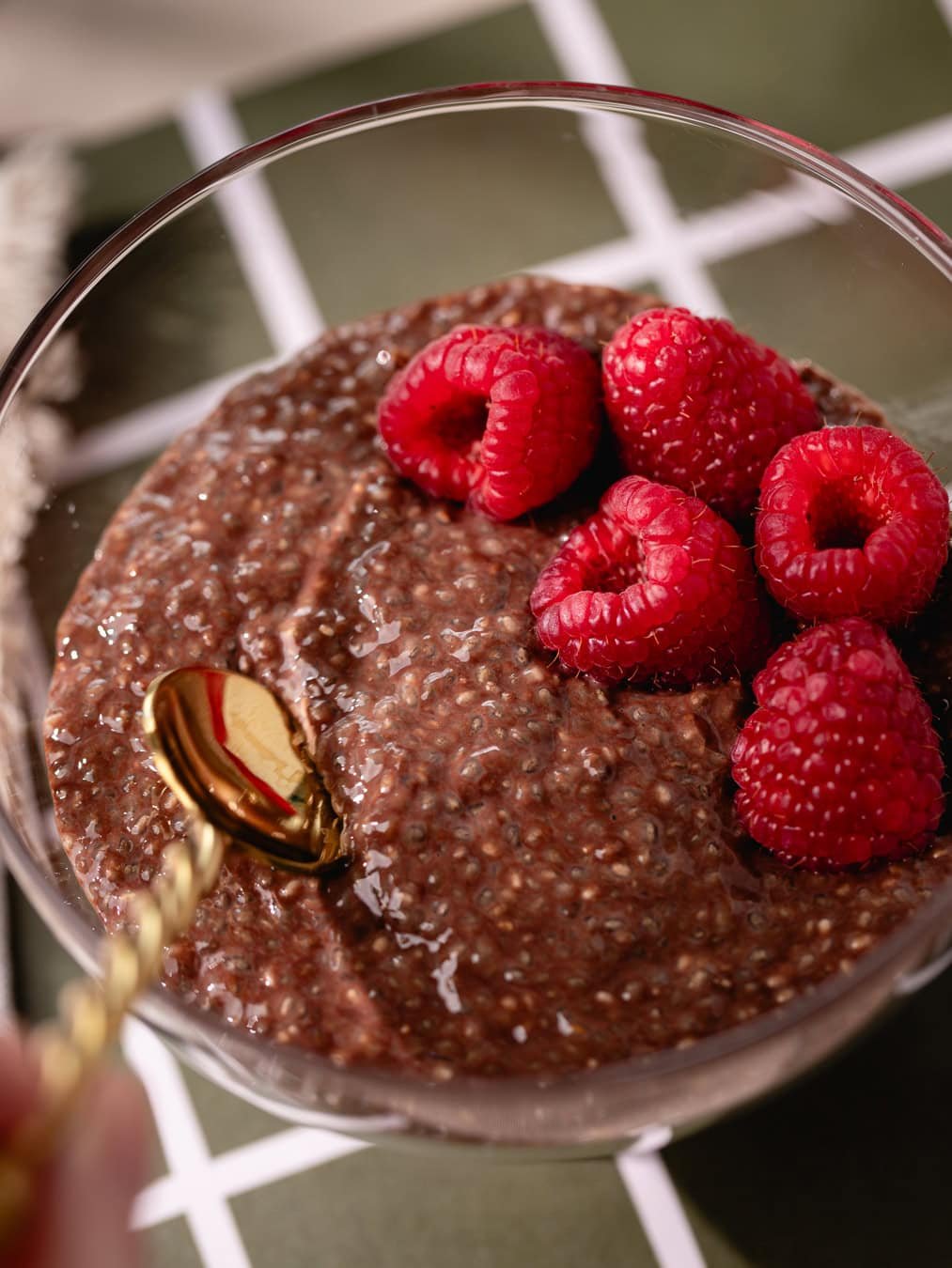 Pudding chia au chocolat crémeux : le petit-déj parfait !