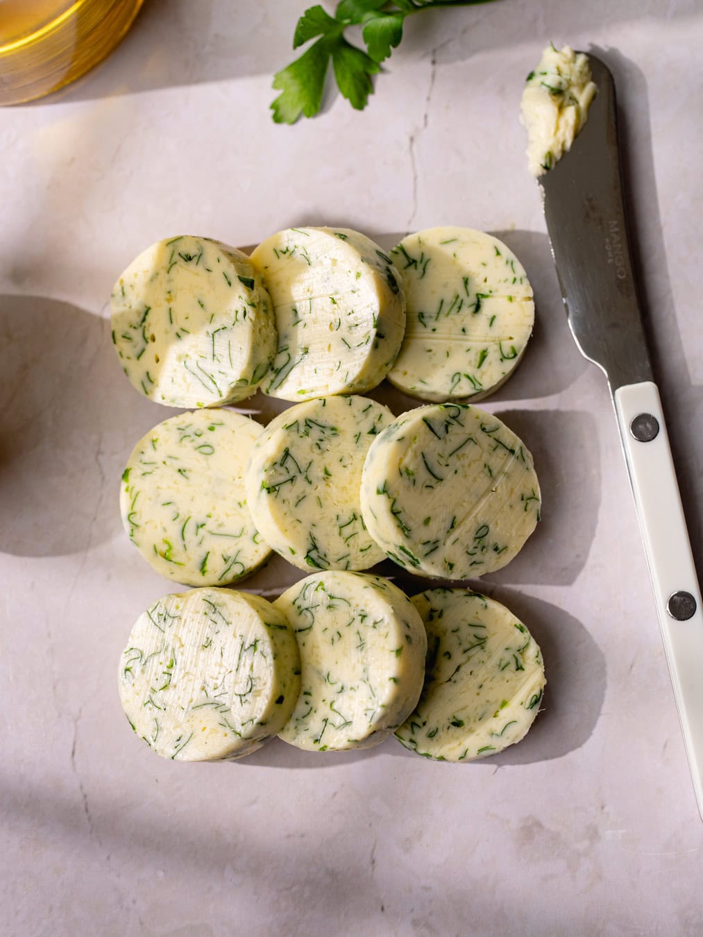 Tranches de beurre à l'ail maison (persilé)