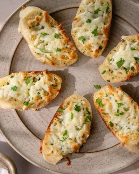 Pain à l’ail suprême façon Pizza Hut : la recette copycat irrésistible !
