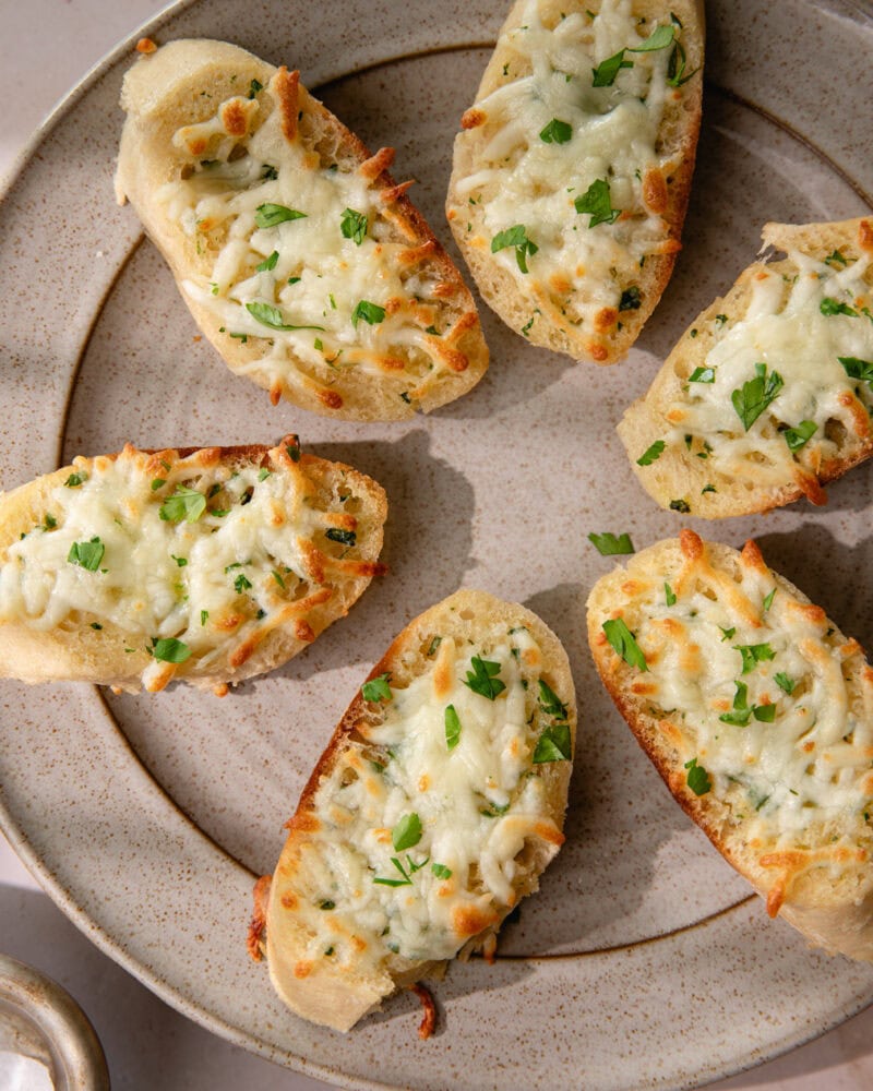 Pain à l’ail suprême façon Pizza Hut : la recette copycat irrésistible !