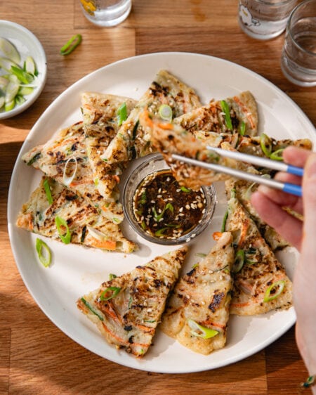 Yachaejeon : les pancakes coréens aux légumes croustillants !