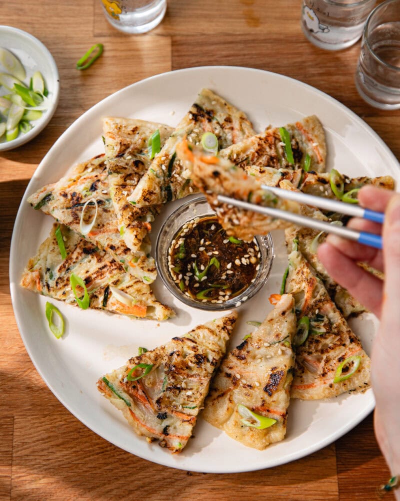 Yachaejeon : les pancakes coréens aux légumes croustillants !