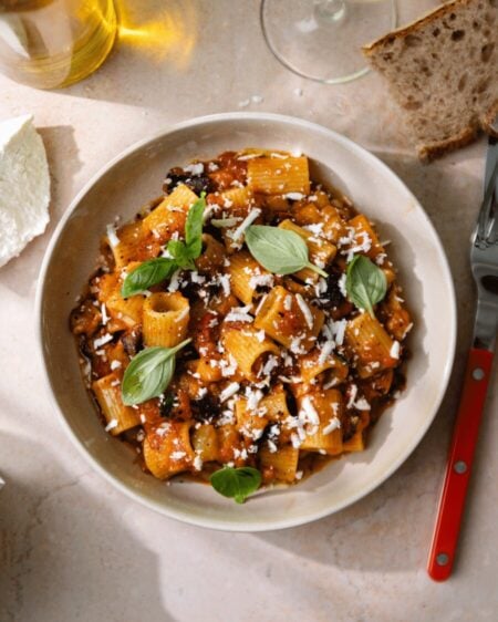 Pâtes alla Norma : la vraie recette sicilienne aux aubergines (ultra facile) !