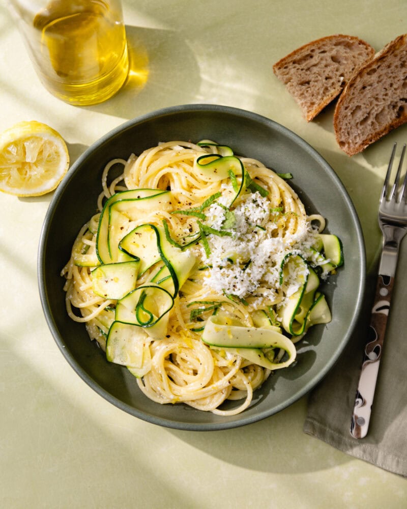 Spaghetti à la courgette, menthe et ricotta salata ultra frais !