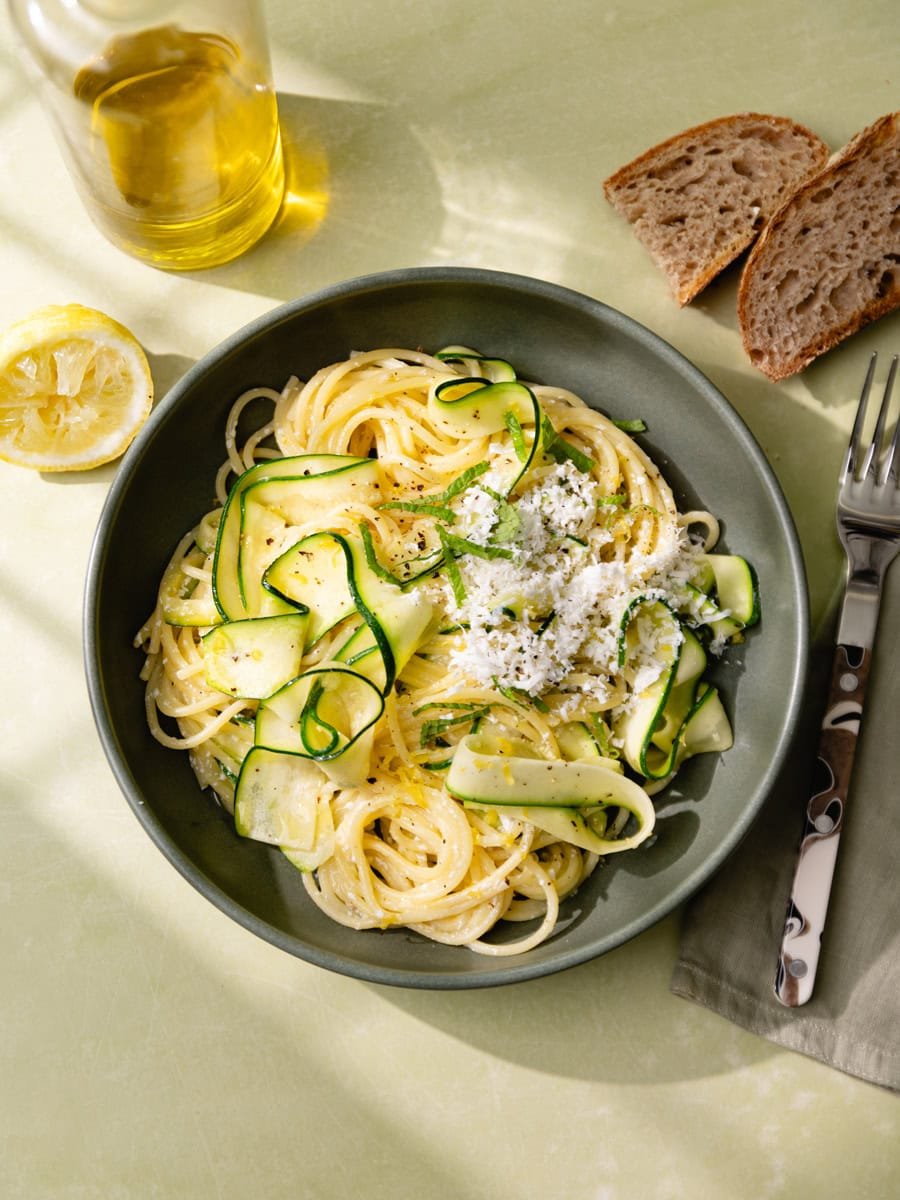 Spaghetti à la courgette, menthe et ricotta salata ultra frais !