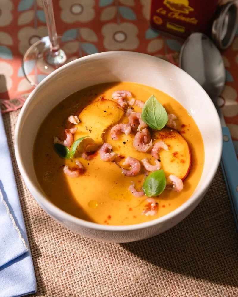 Gaspacho de pêches, une recette estivale pleine de fraîcheur !