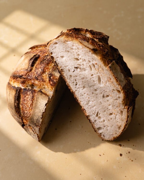 Pain blanc au levain maison : la recette facile pour une mie légère !