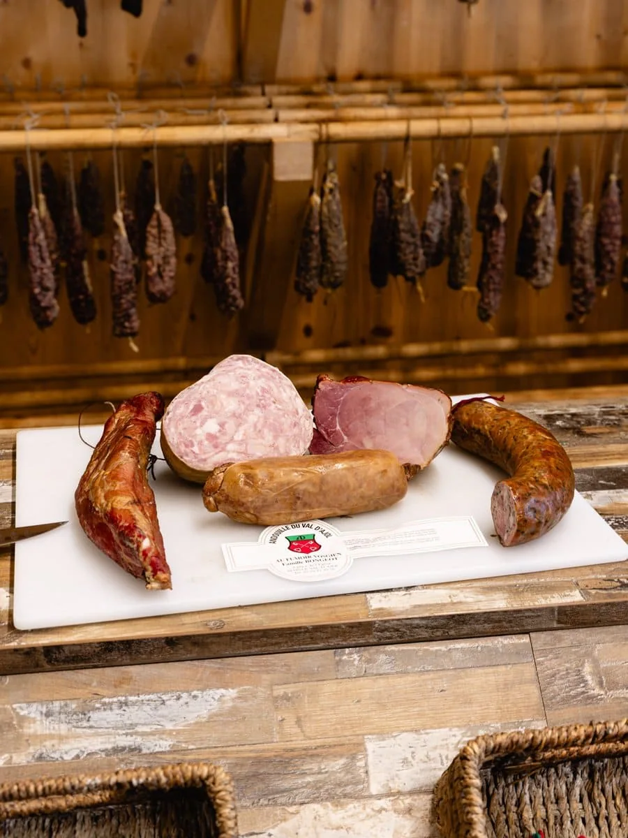 Assortiment de charcuteries et andouille du Val d'Ajol au Fumoir Vosgien